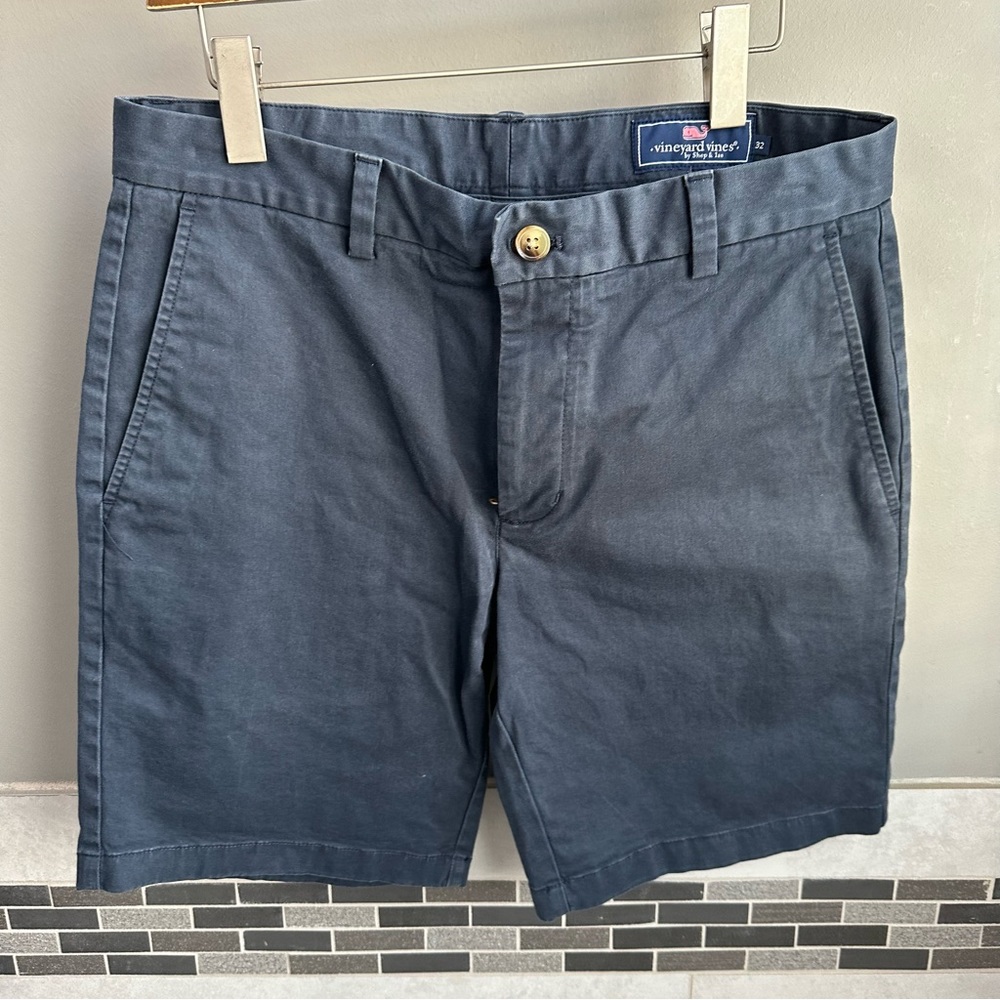 Vineyard Vines 🐳 chino shorts